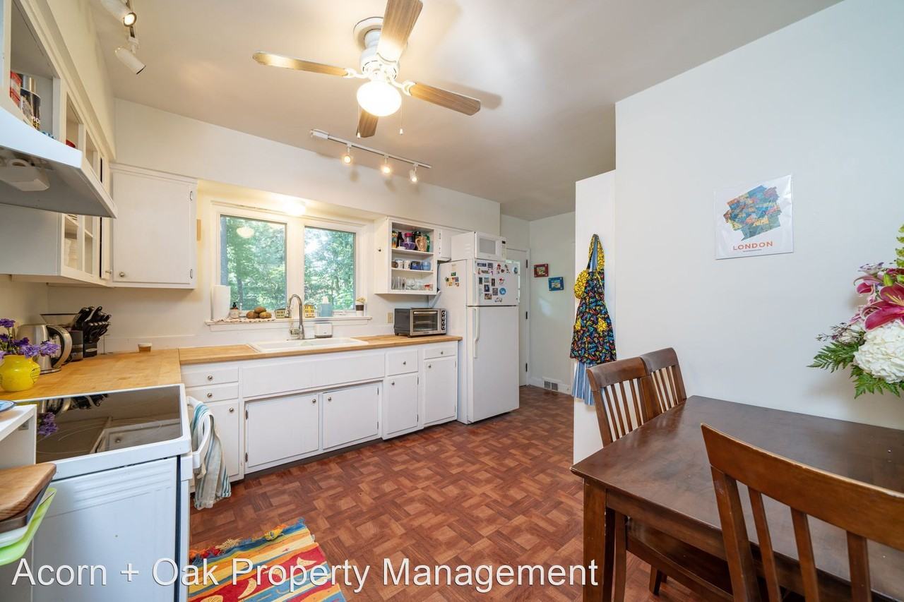 3503 Eastis Dr - Photo 3 of 14