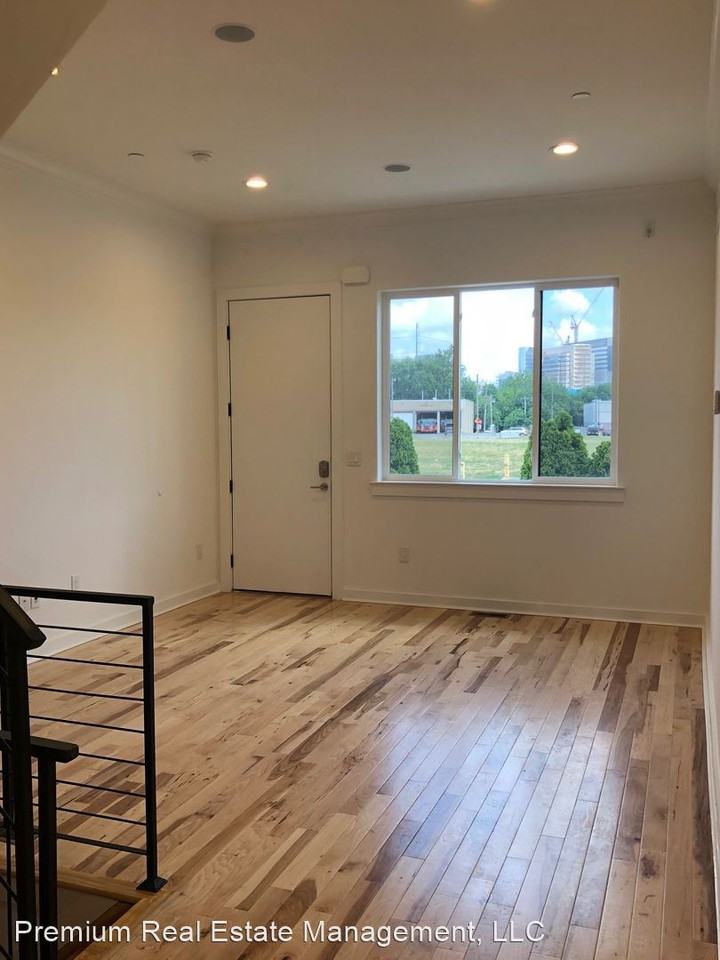 3048 Titan St - Photo 2 of 38