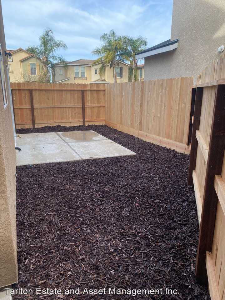 1331 Belmont Dr - Photo 2 of 21