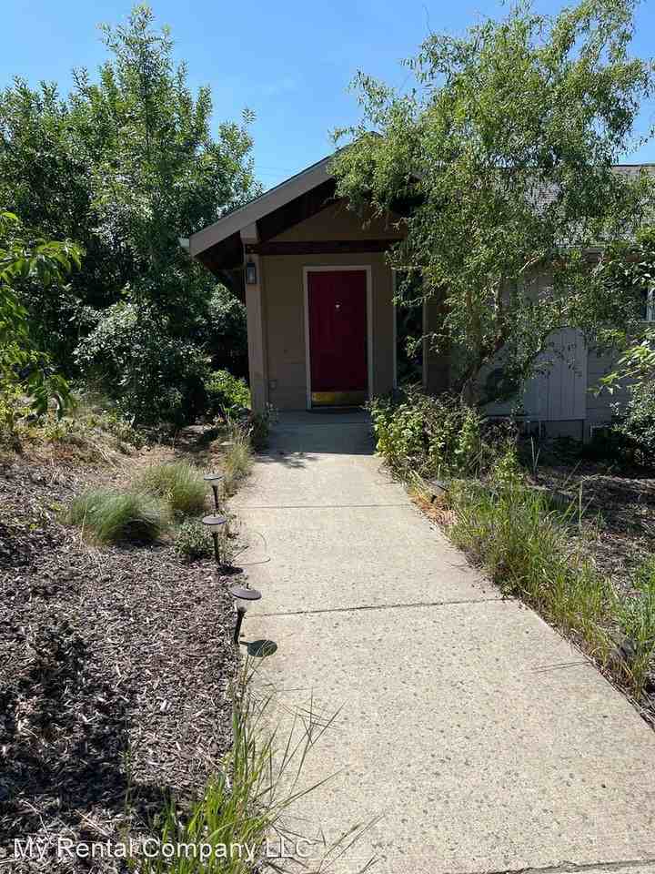 333 Nw True St - Photo 2 of 2