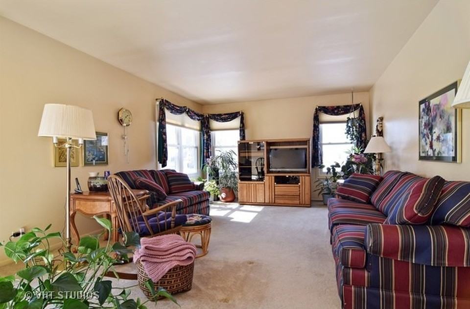 1880 Paddington Ave - Photo 2 of 16