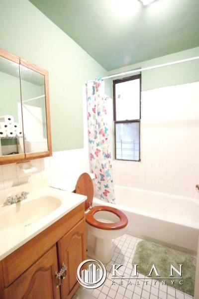 352 W 48th St - Photo 3 of 5