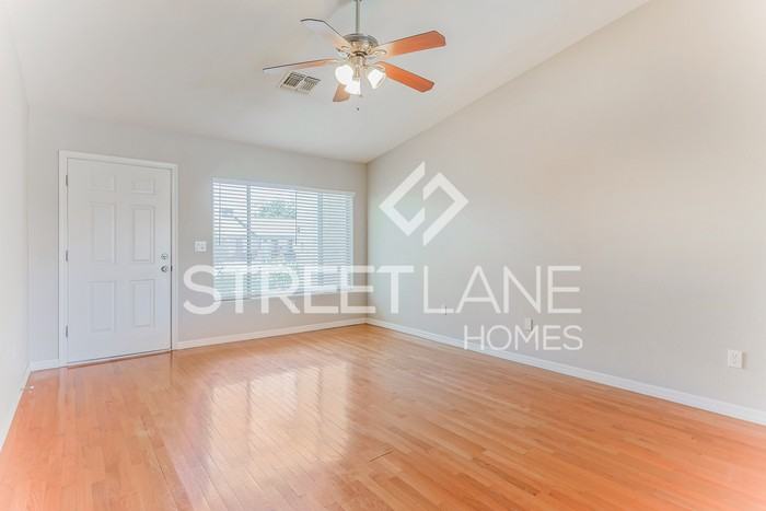 1110 W Laguna Azul Ave - Photo 3 of 15