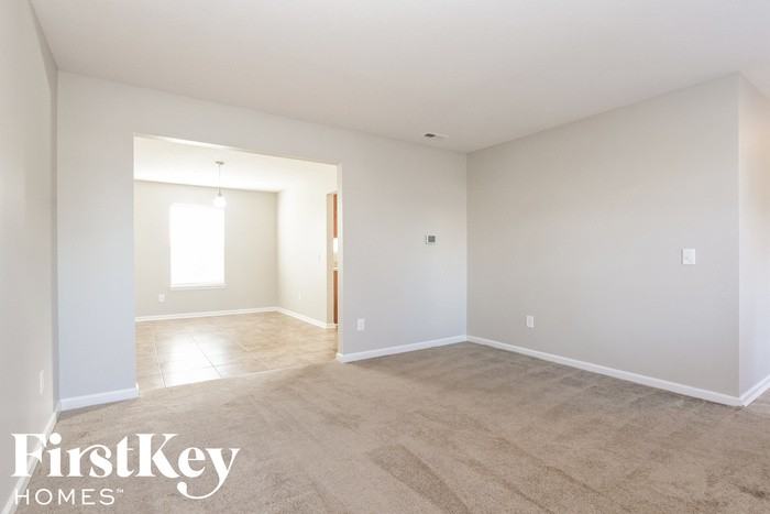 3899 Woods Bay Ln - Photo 2 of 15