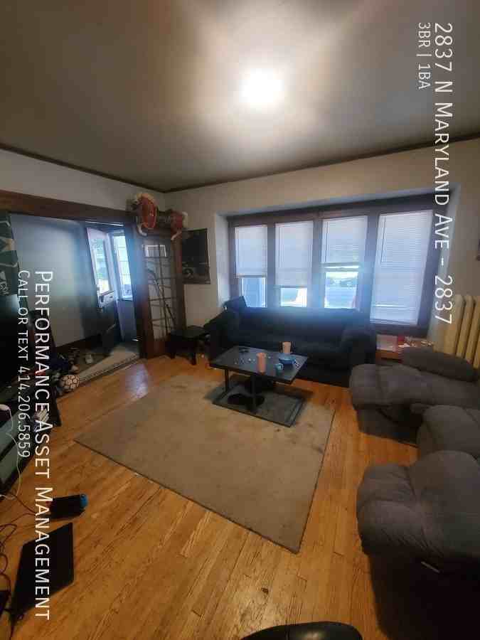 2837 N Maryland Ave #2837 - Photo 2 of 16
