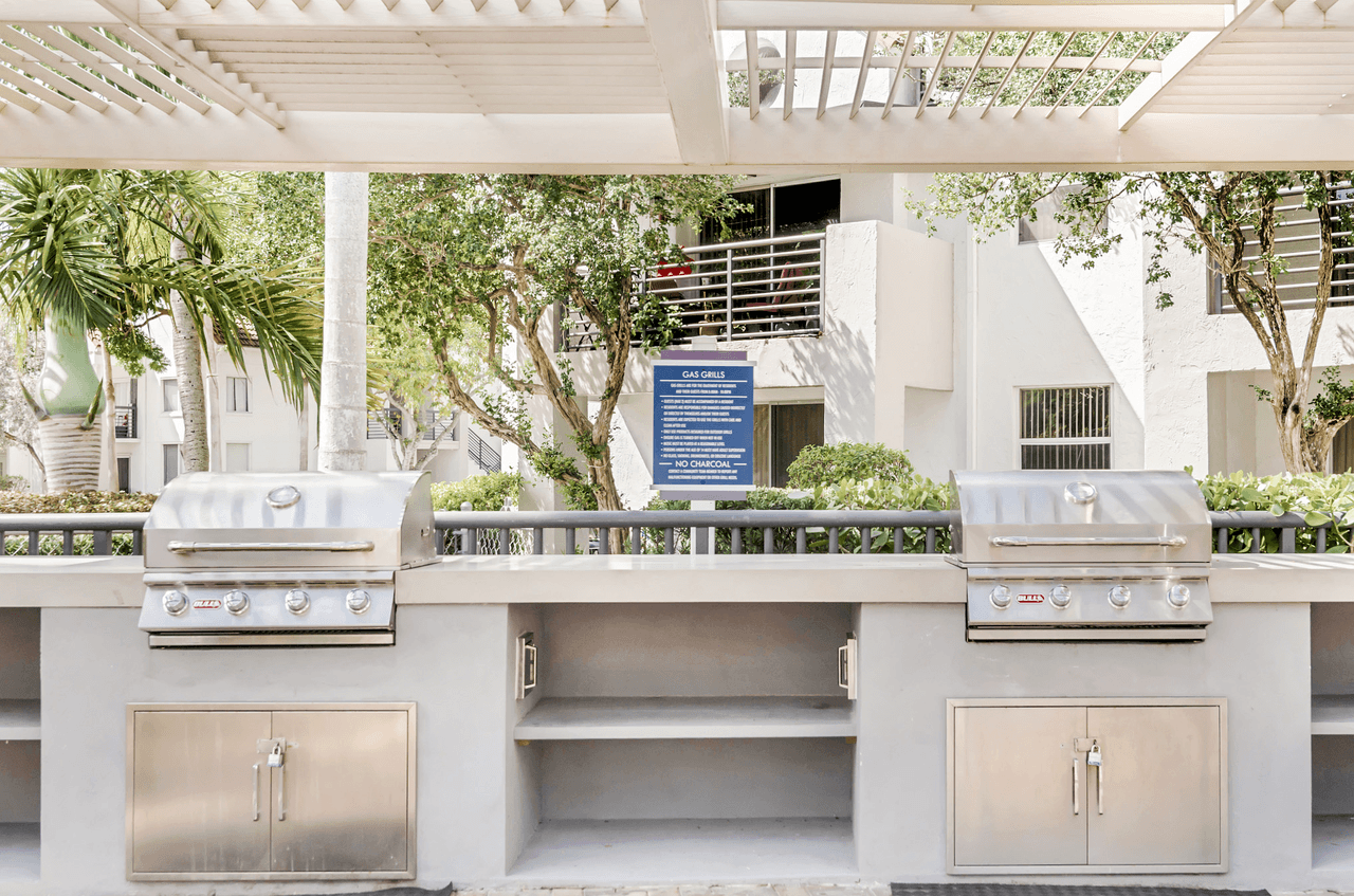 Sheridan Ocean Club Apartments - Photo 4 of 49