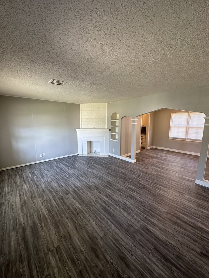 3305 Northwest 25th Street - Photo 3 of 14