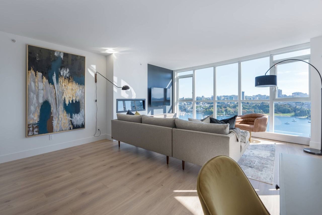 388 Drake Street - Photo 3 of 17