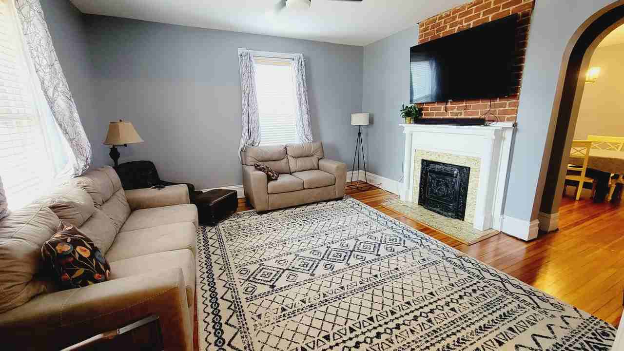 1003 Rivermont Avenue - Photo 3 of 15
