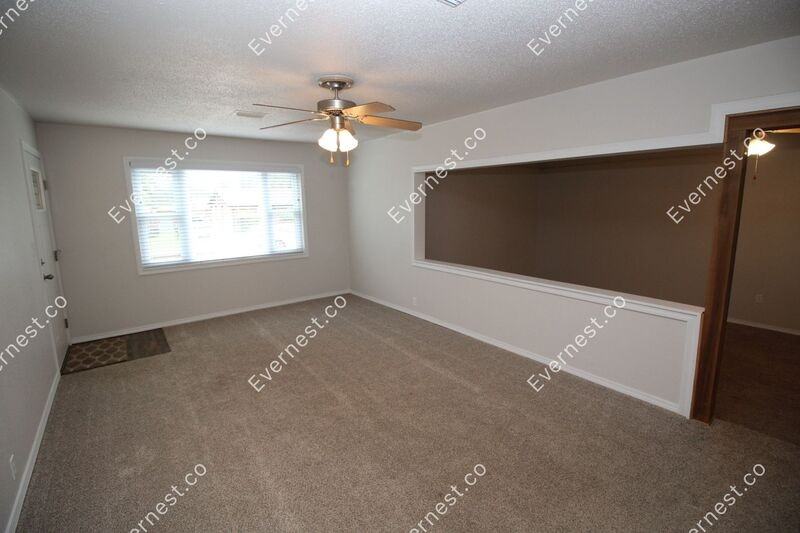 414 W 6th St - Photo 3 of 19