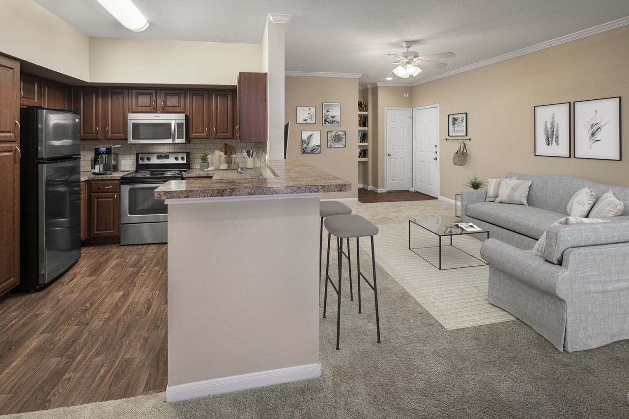 Camden Buckingham - Photo 3 of 43