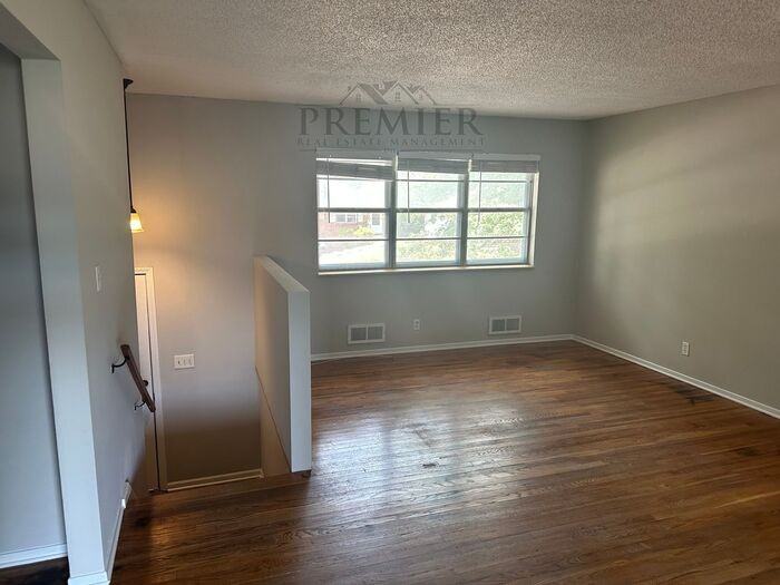 1201 Sw Sunset St - Photo 2 of 18