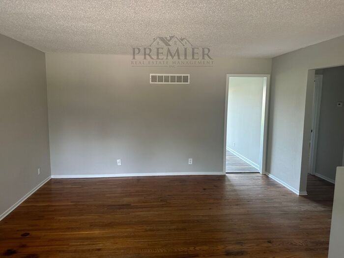 1201 Sw Sunset St - Photo 3 of 18