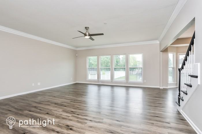 64 N Hillview Dr - Photo 3 of 19