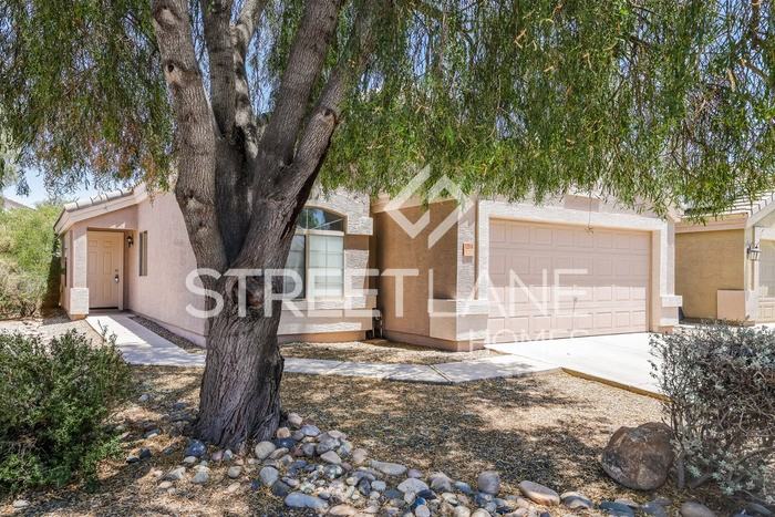 12514 W Lisbon Ln - Photo 2 of 15