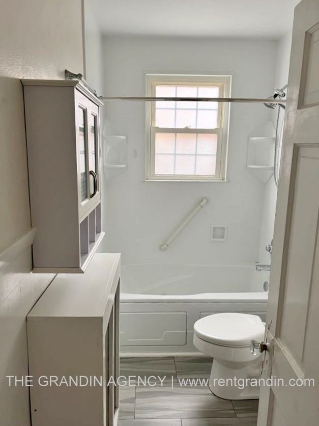 1668 Brandon Ave Sw #1 - Photo 3 of 14