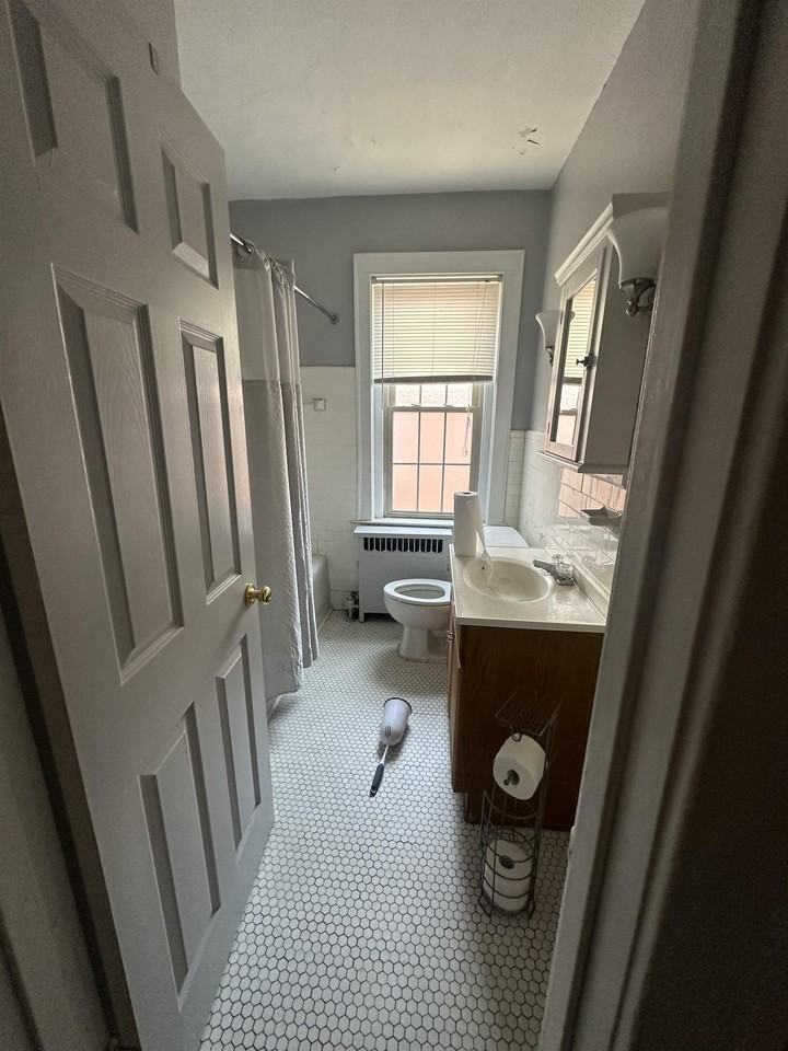 829 Elm St #829C2 - Photo 3 of 12