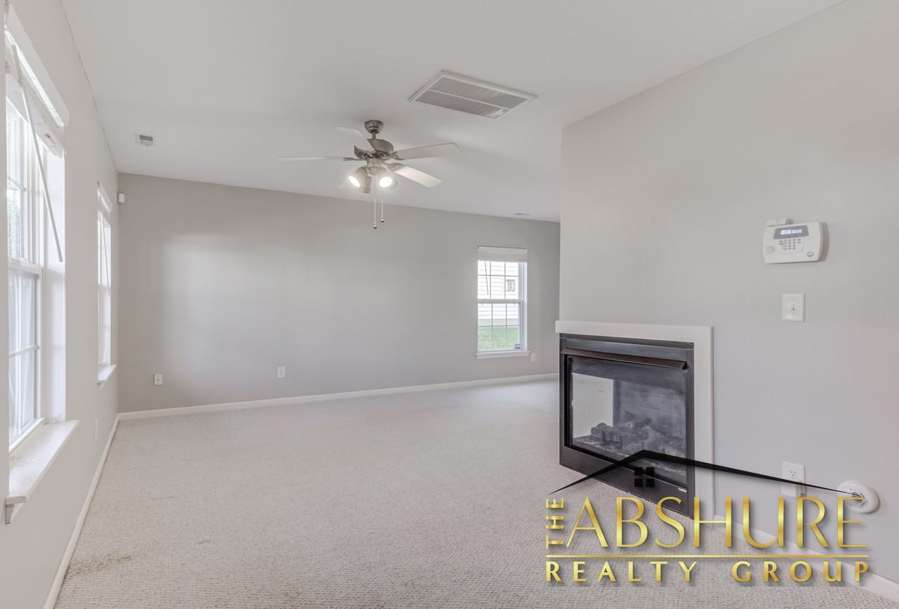 5223 Malik Dr #1 - Photo 4 of 32