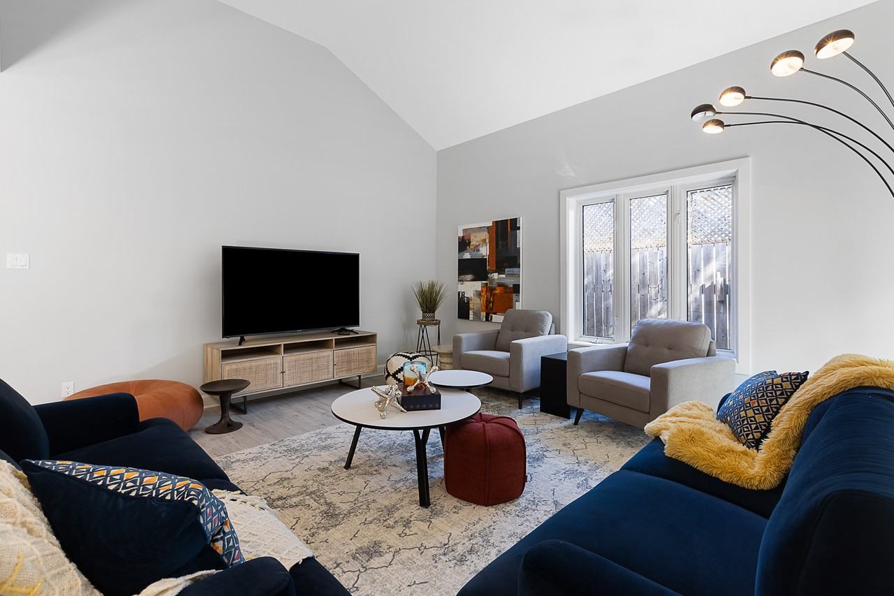 240 Blackburn Apartments in Sandy Hill, Ottawa, ON K1N 8A8 Zumper