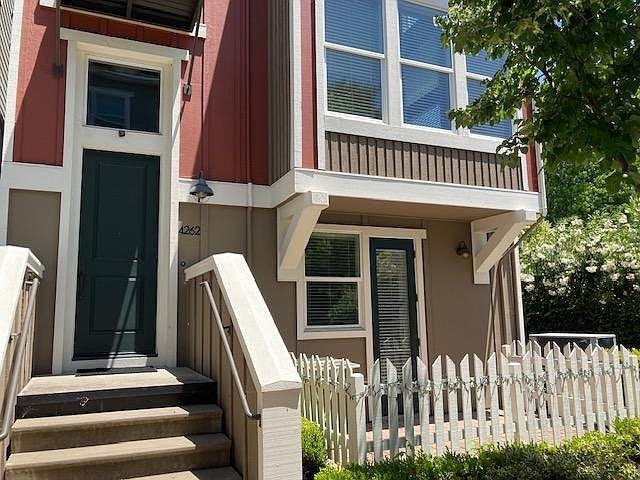 4262 Providence Ter - Photo 3 of 31