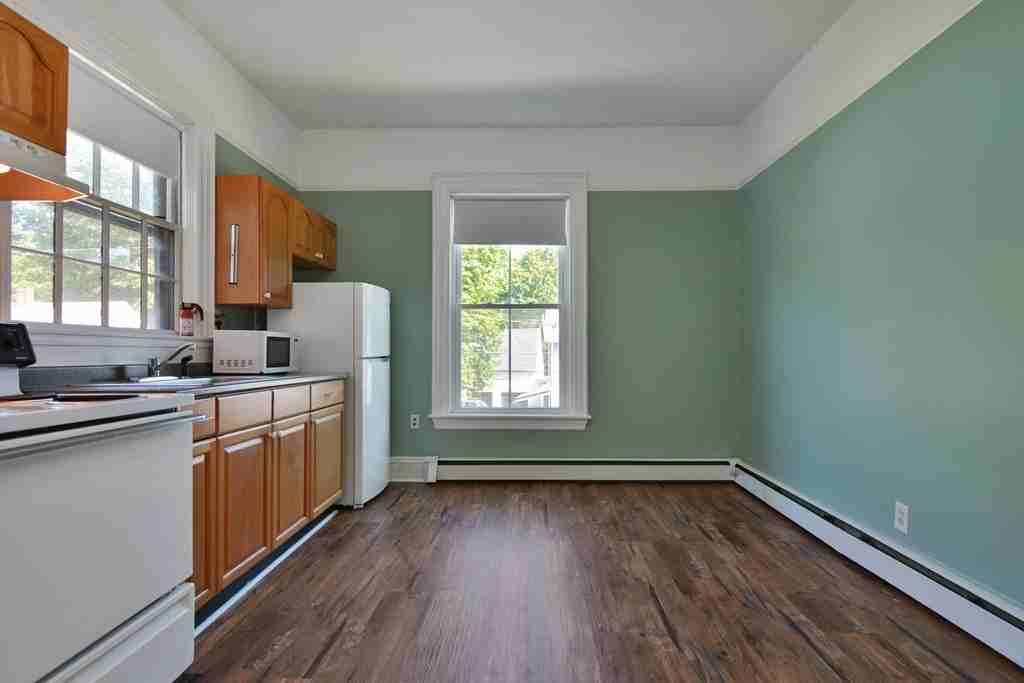 35 Summer St #4 - Photo 2 of 12