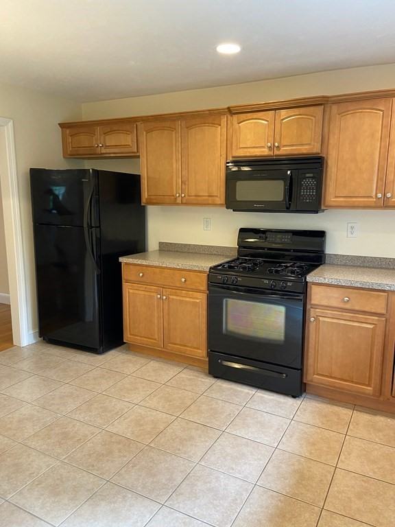 30 Kilby St #2 - Photo 2 of 14