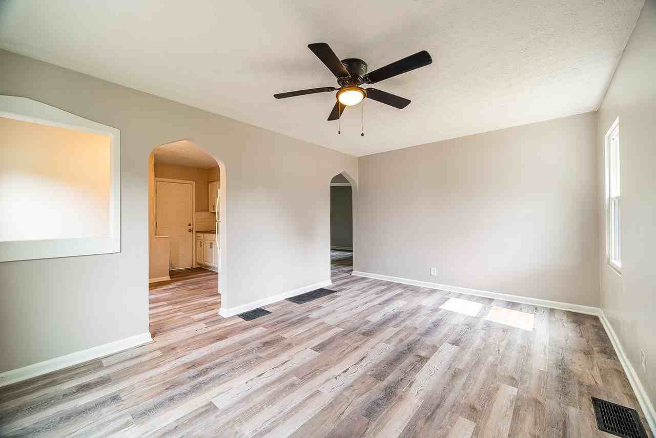 2263 Parkwood Ave #1 - Photo 3 of 20