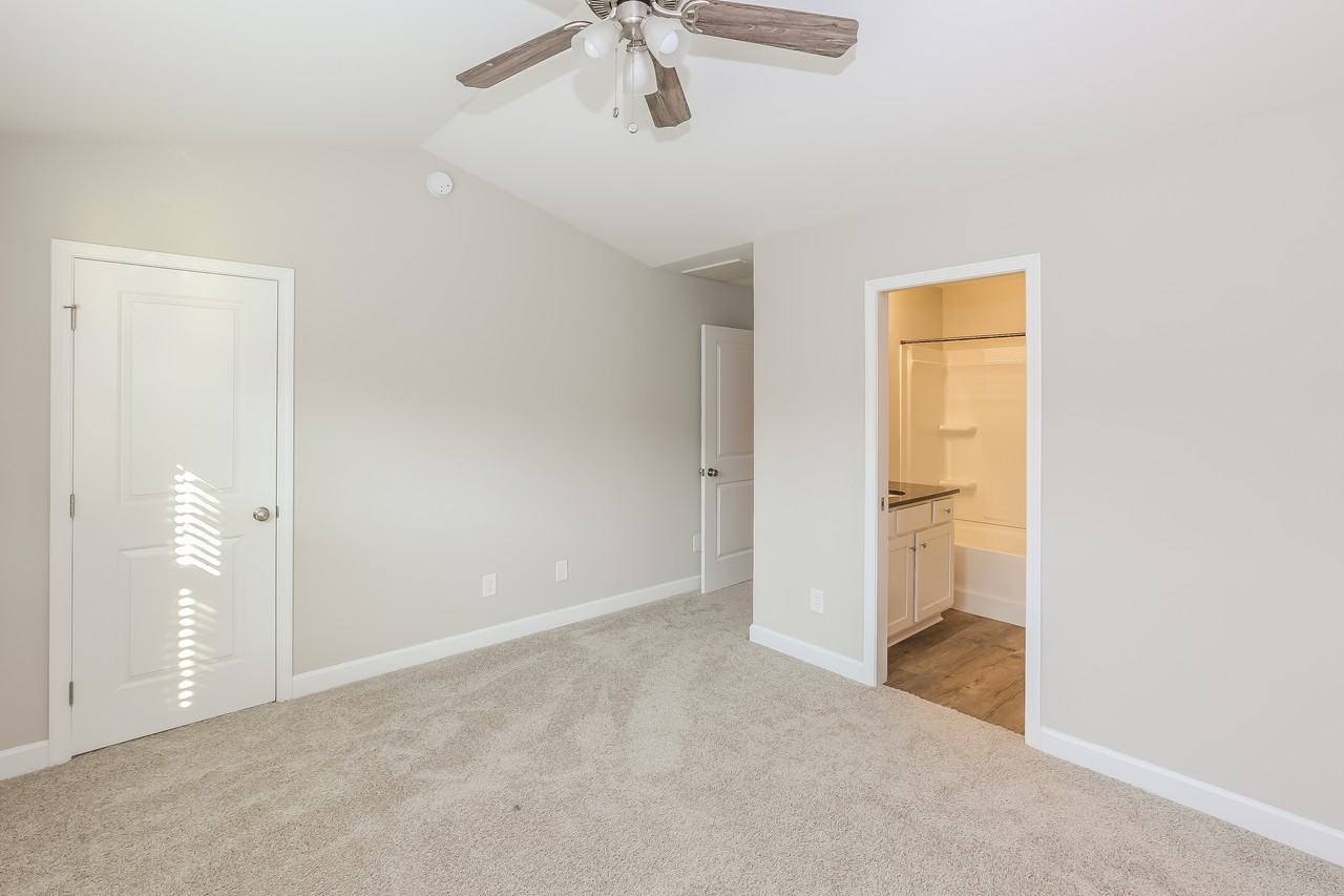 142 Rowan Street S - Photo 7 of 15