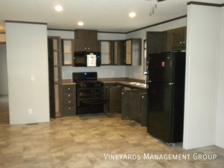 739 Auvil Dr - Photo 2 of 4