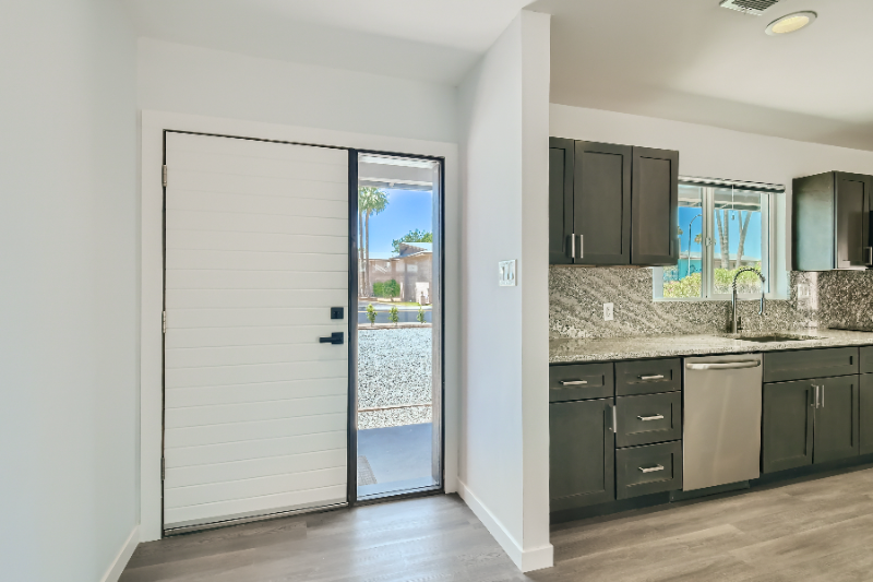 1930 E Missouri Ave - Photo 3 of 20