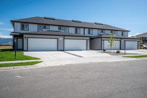 featured image of 1304 Westwood Cir #D