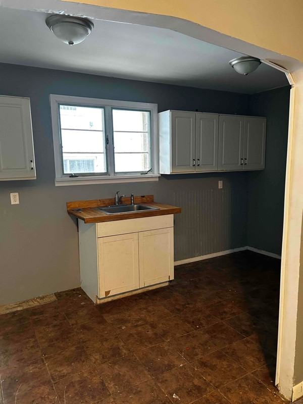 9 Drummond Ave - Photo 3 of 12