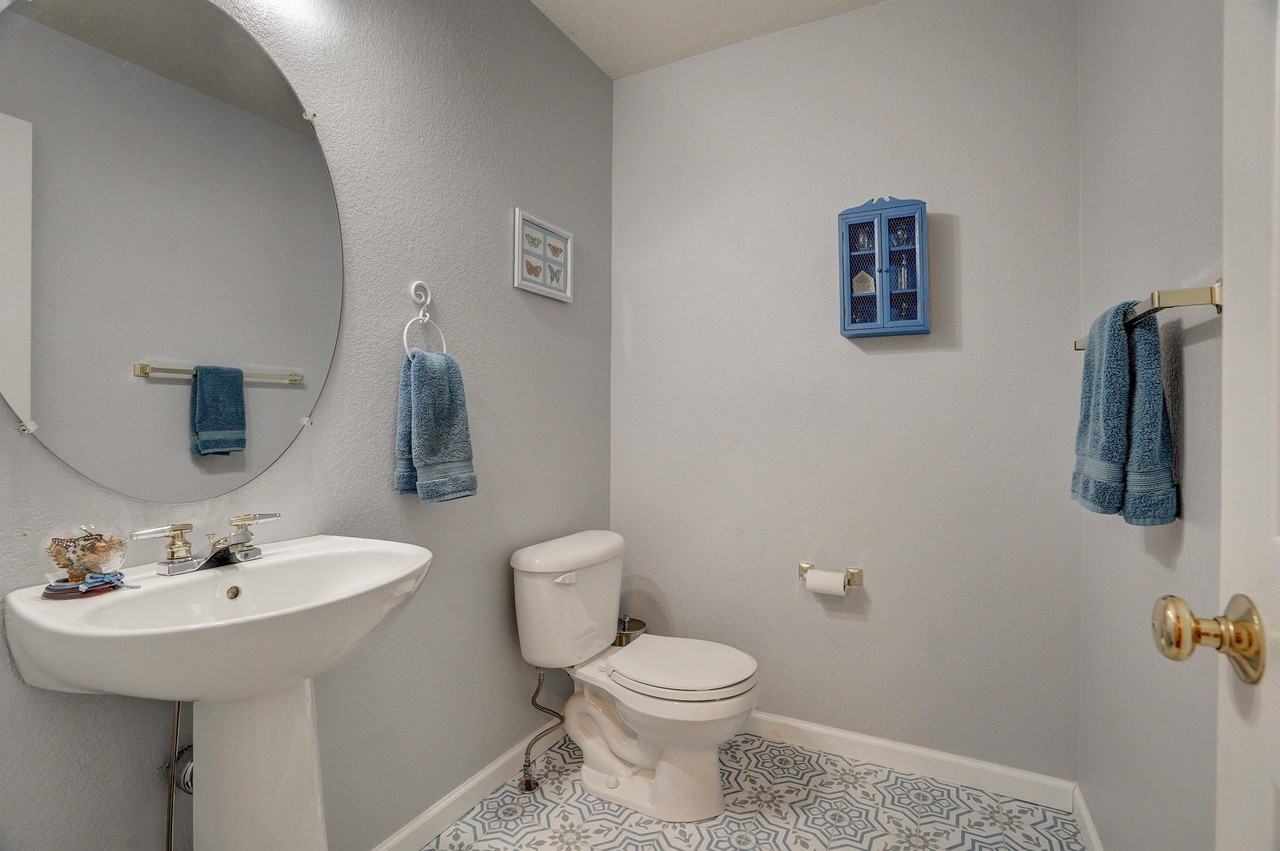 10129 Grove Ct #D - Photo 7 of 18