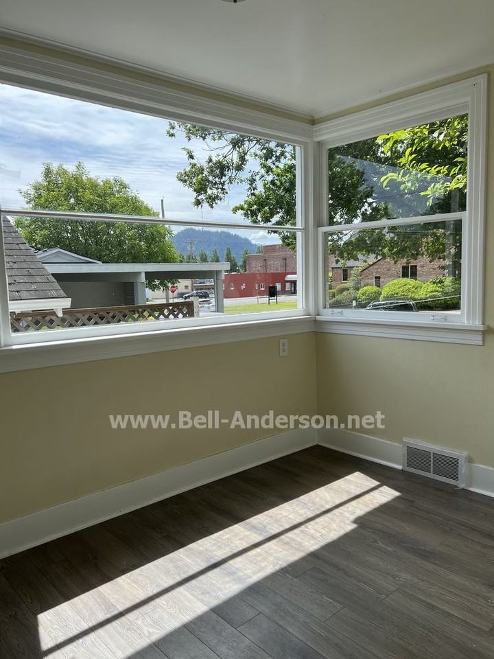 1809 Porter St - Photo 2 of 19