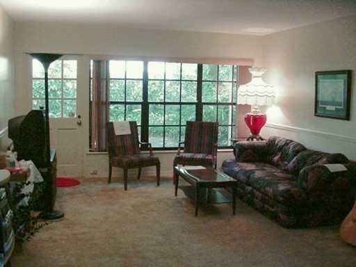 102 Huron Ave - Photo 2 of 12