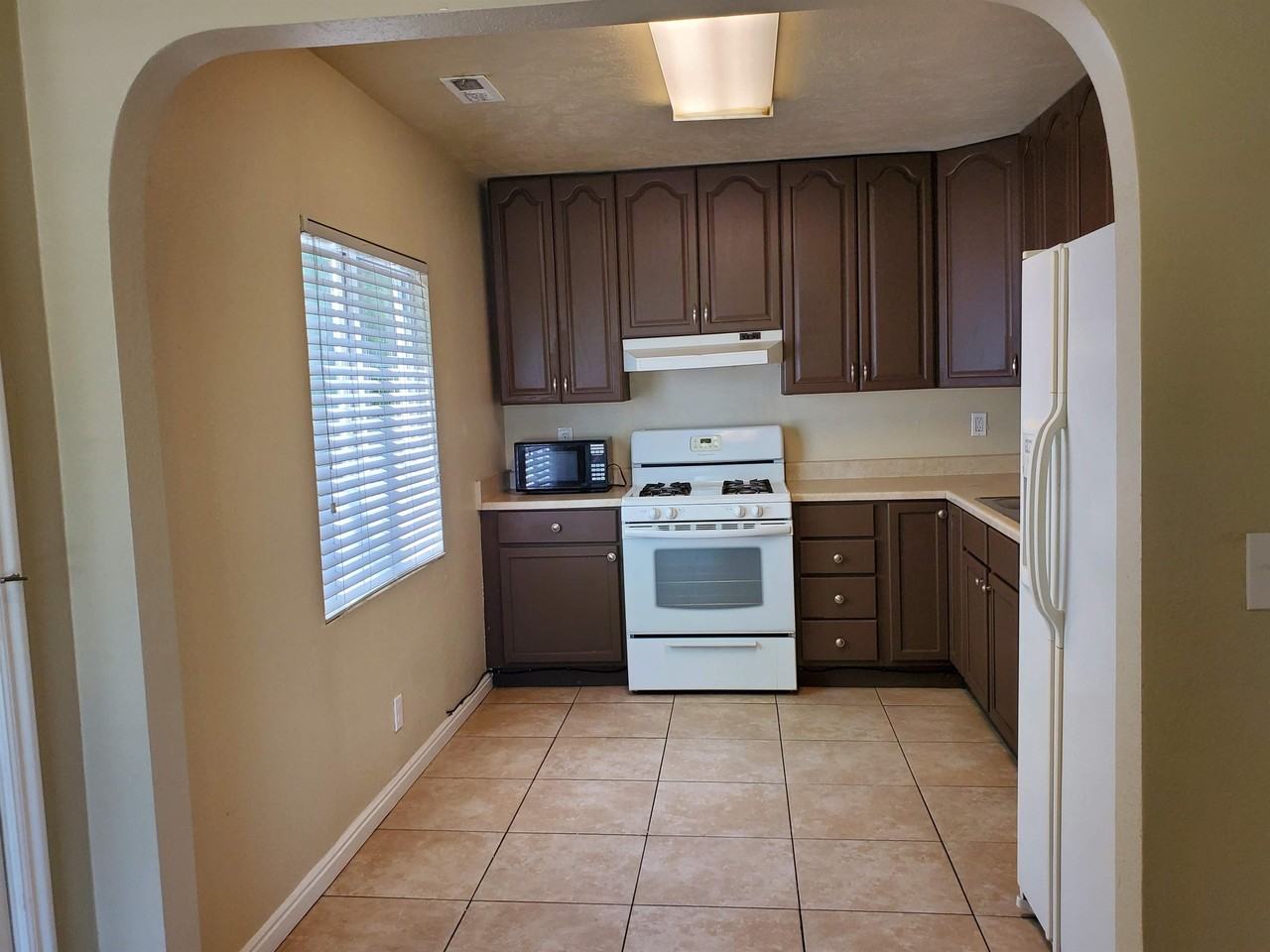 66 W Oakland Ave #A - Photo 2 of 16