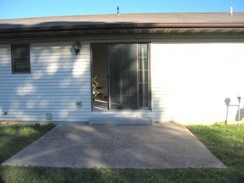 1503 Crown Dr - Photo 3 of 6