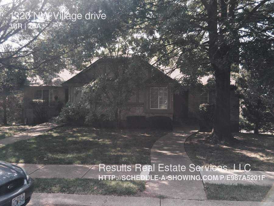 1320 NW Village Dr - Photo 2 of 13