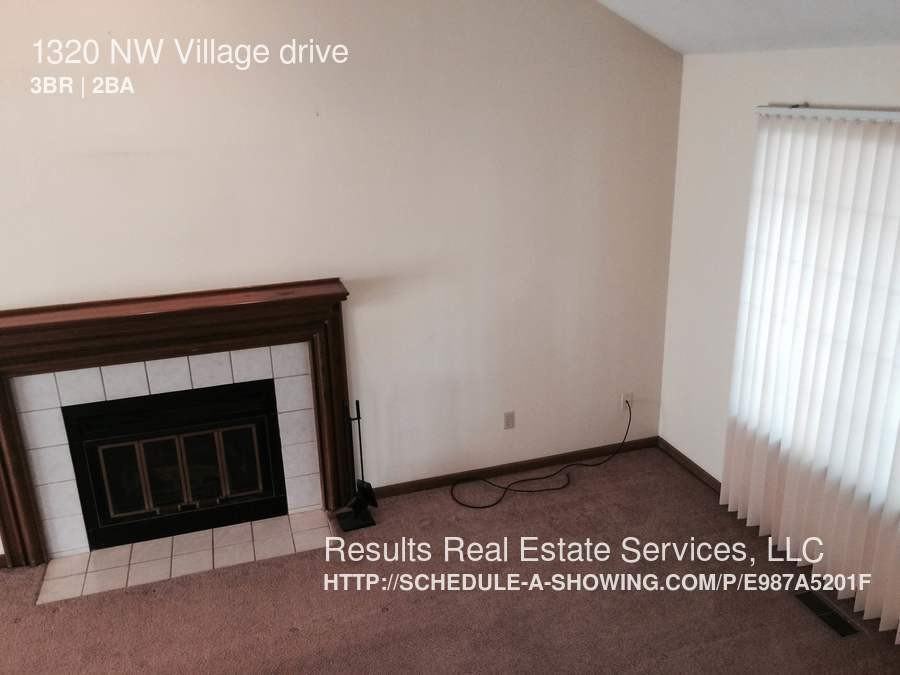 1320 NW Village Dr - Photo 3 of 13