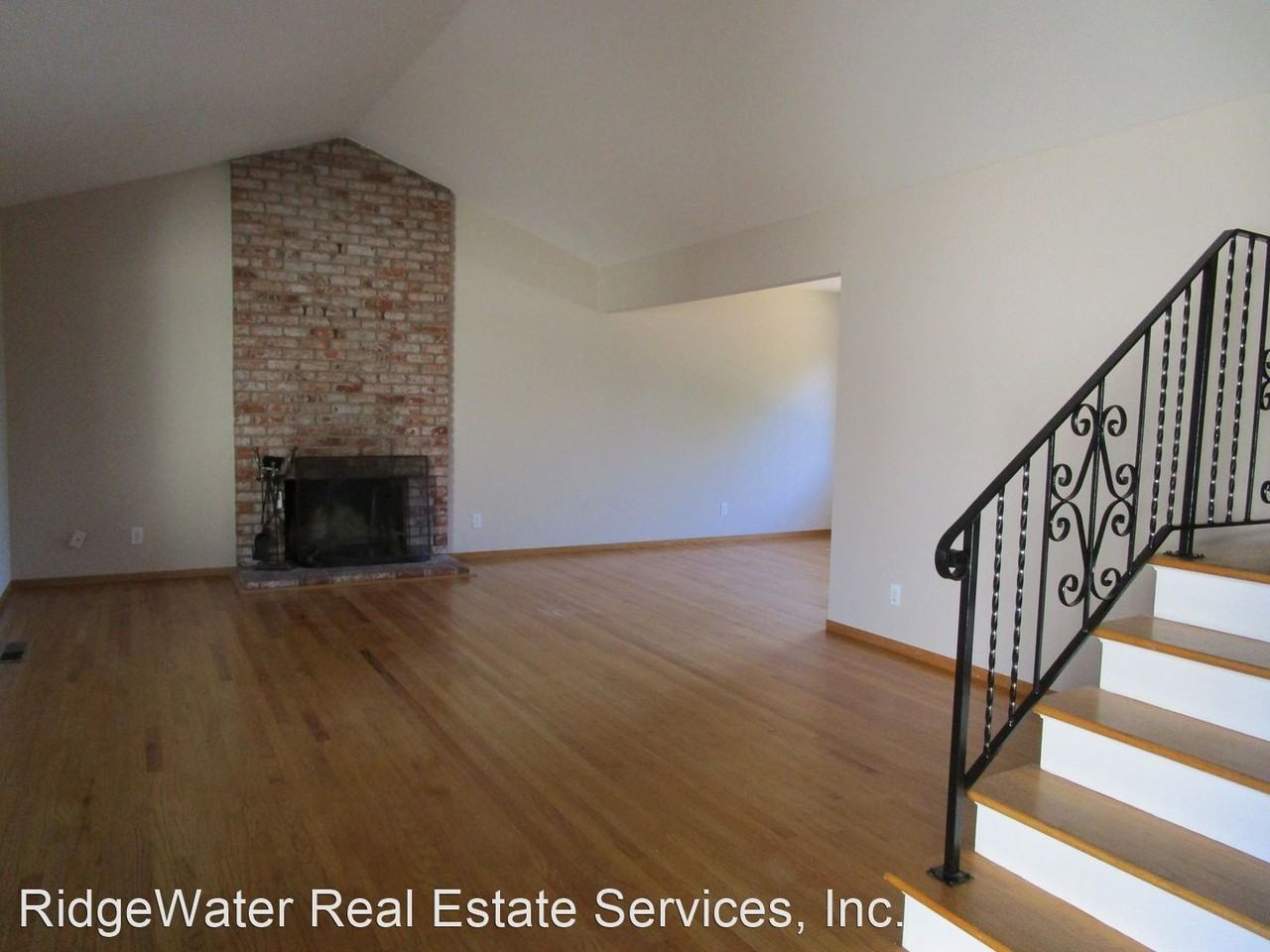 824 Hermiston Dr - Photo 2 of 23