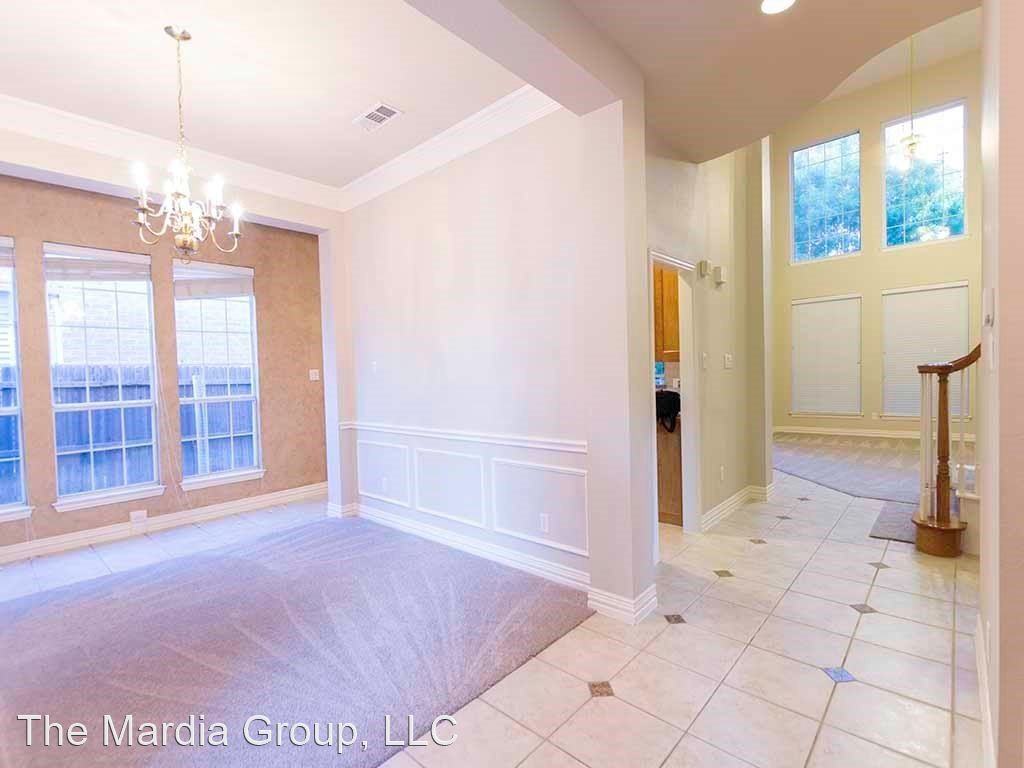 2202 Graystone Ct - Photo 3 of 33