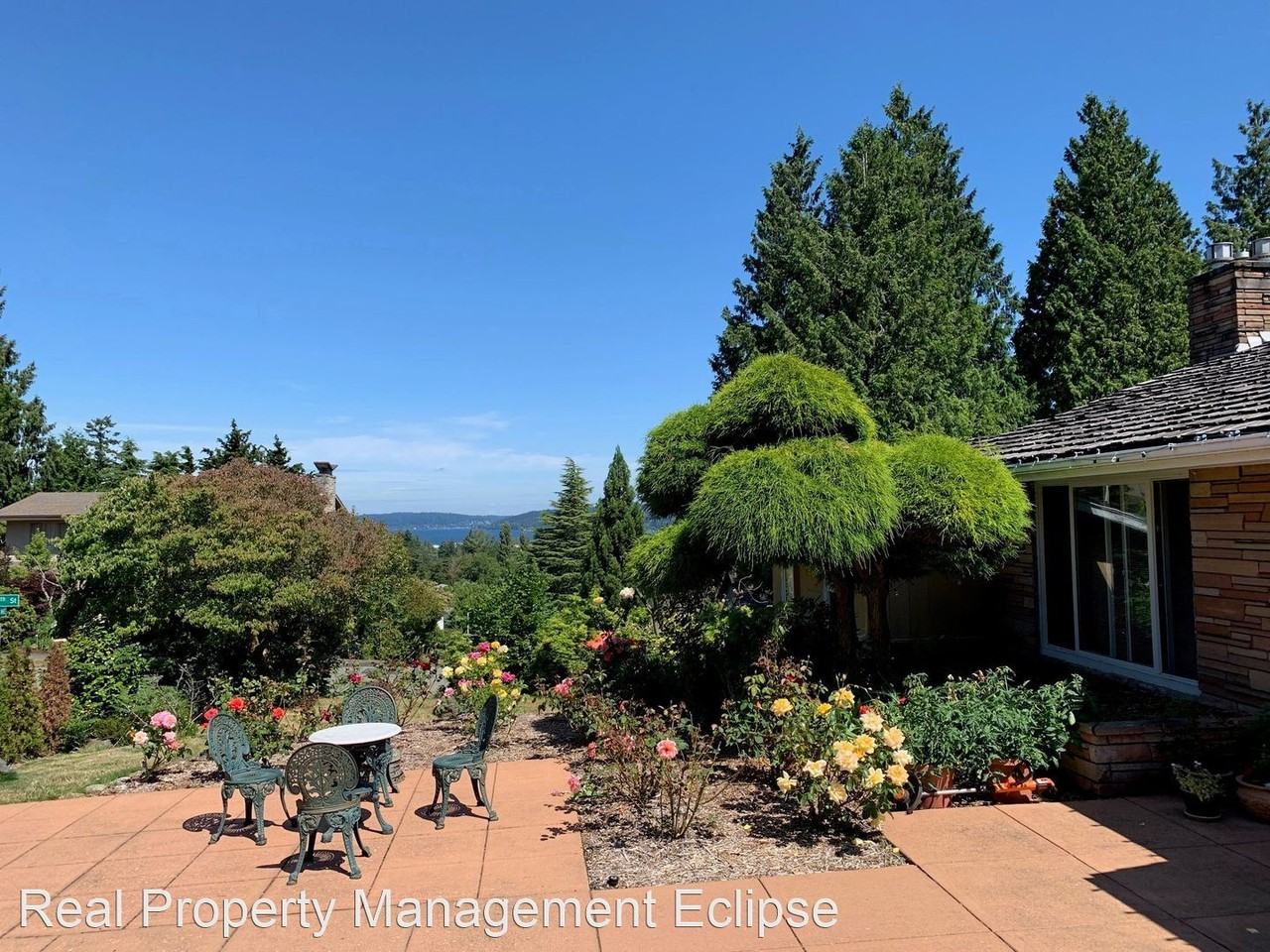 5770 63rd Ave Ne - Photo 2 of 18