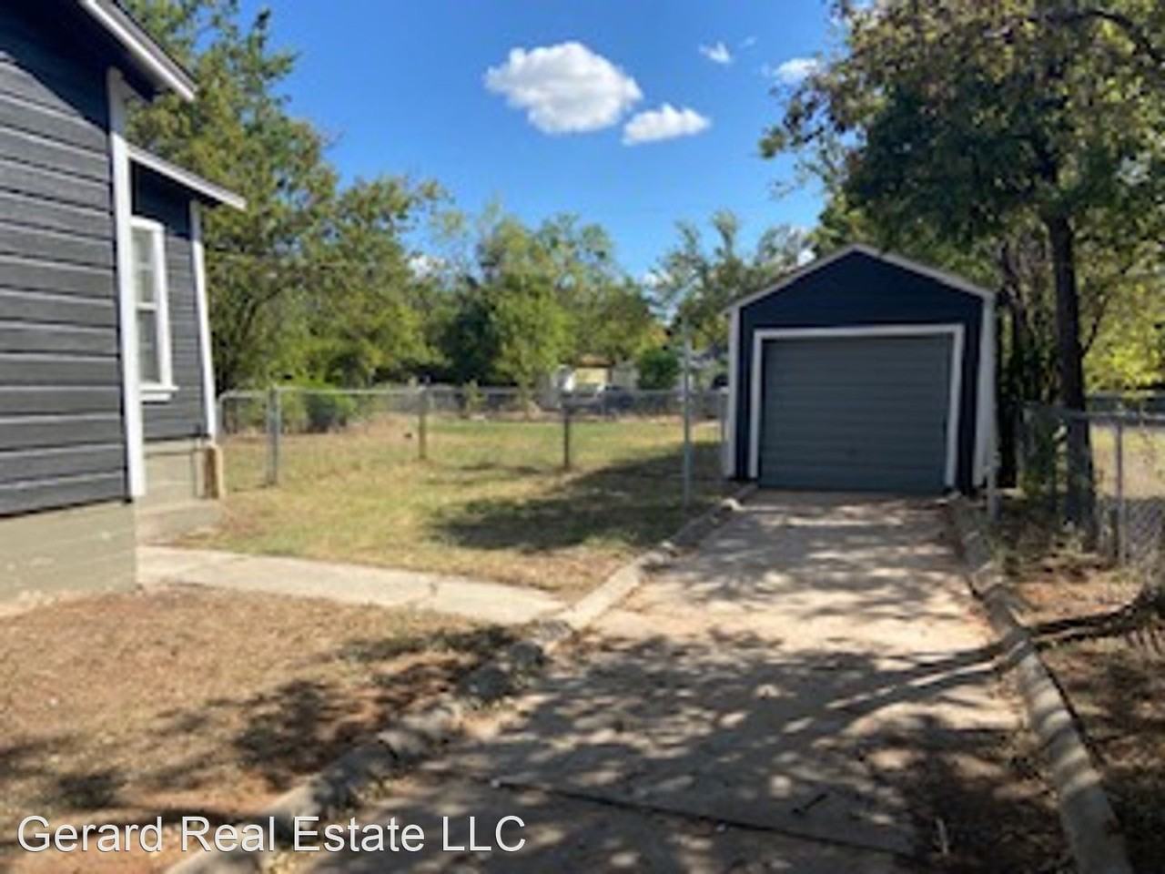 2225 Melrose St - Photo 2 of 14