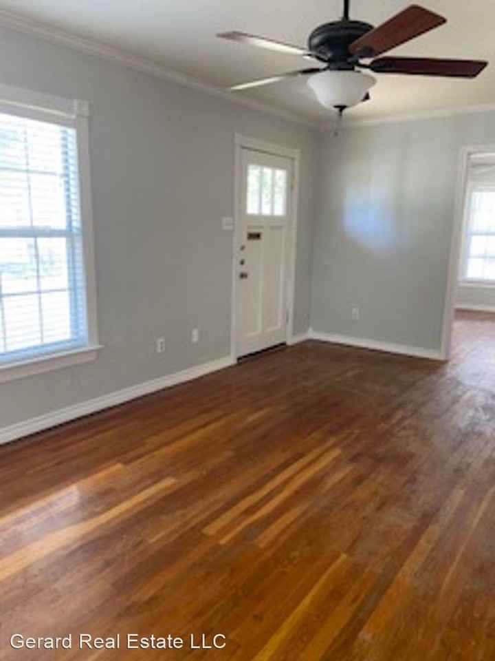 2225 Melrose St - Photo 3 of 14