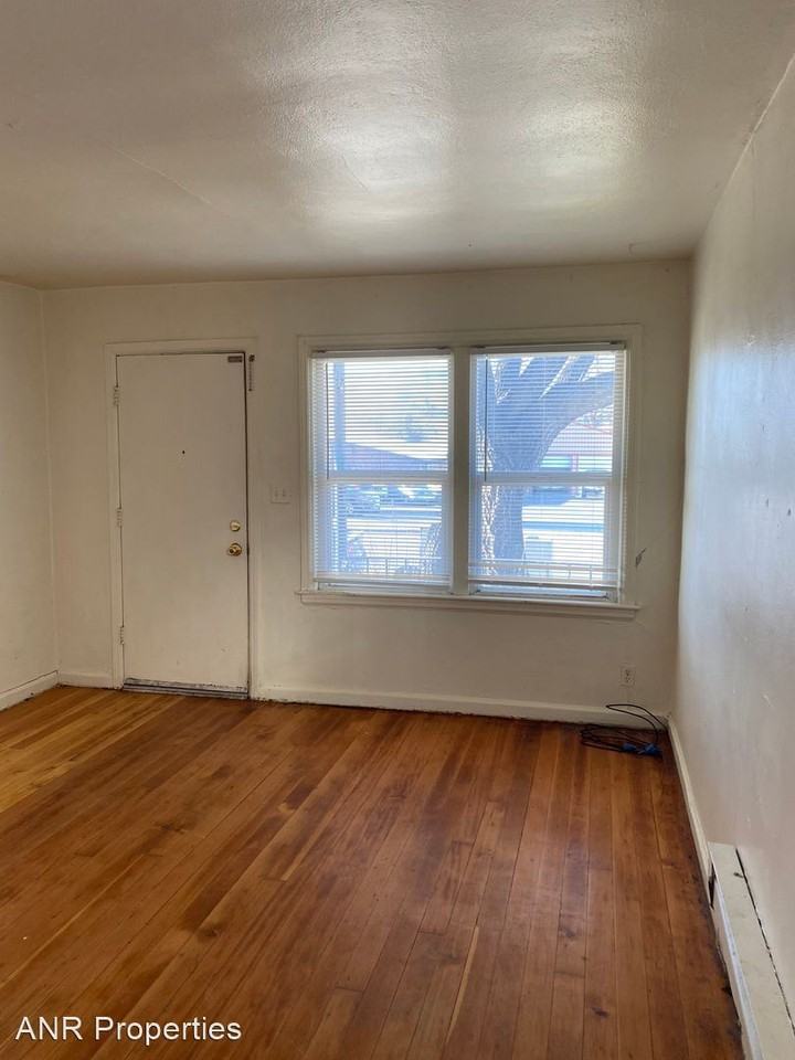 1626 N Arthur - Photo 2 of 8