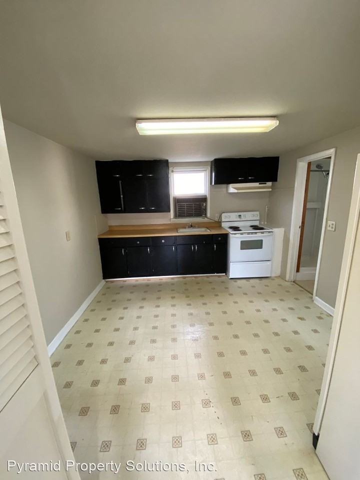 405 W Pearl St - Photo 2 of 14