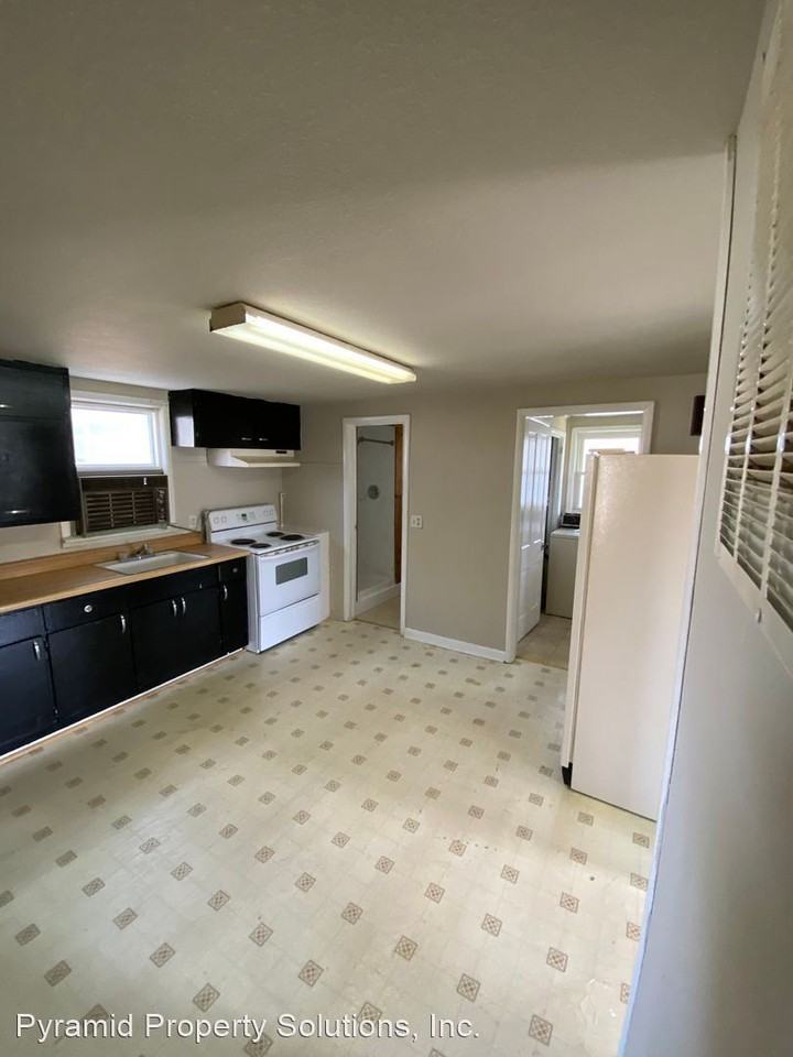 405 W Pearl St - Photo 3 of 14