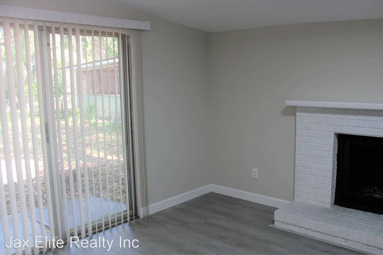 3849 Harbor View Dr - Photo 3 of 13