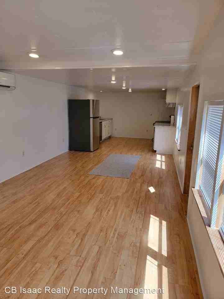 16703 Ne 76th Pl - Photo 3 of 10