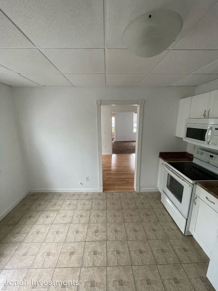 542 Springfield St - Photo 3 of 20